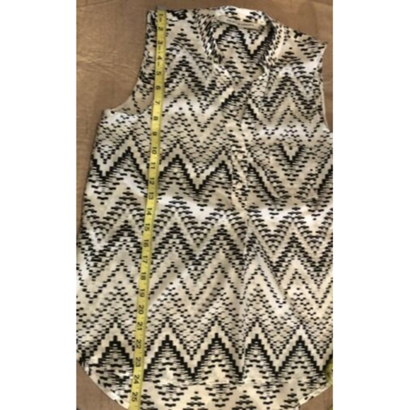 Collective Concepts Top Womens M Petite Sleeveless V-Neck Button Black White - Picture 6 of 9